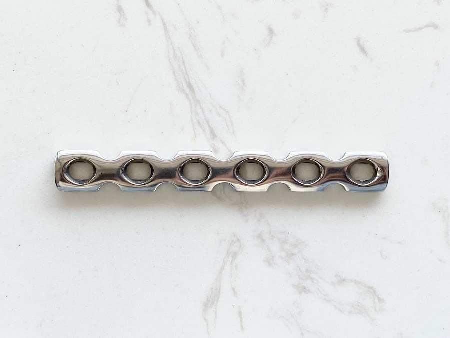 Пластина реконструкции