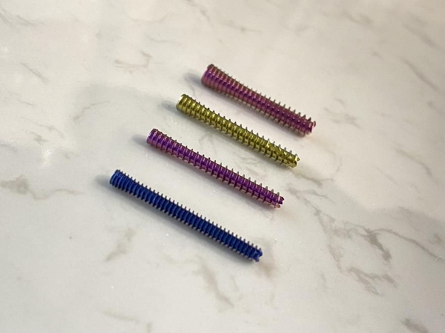 Канюлированный безголовочный компрессионный винт