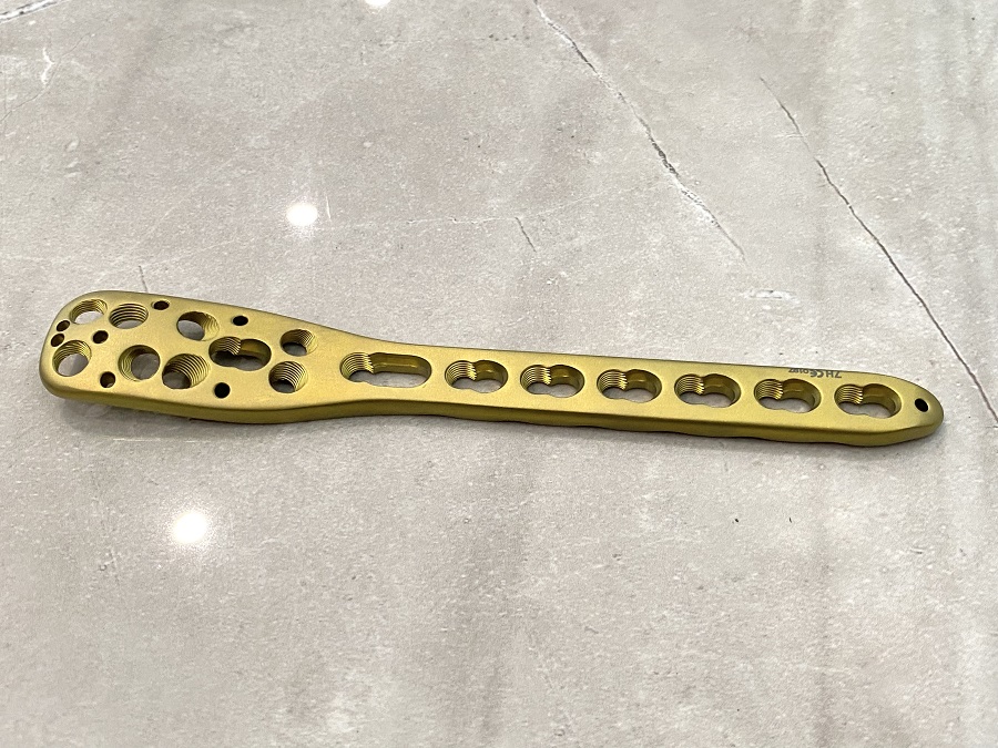 Проксимальная плечевая фиксирующая пластина