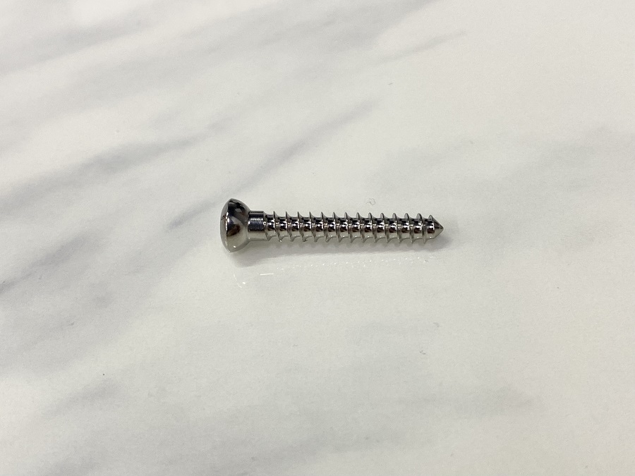 Кортикальный винт