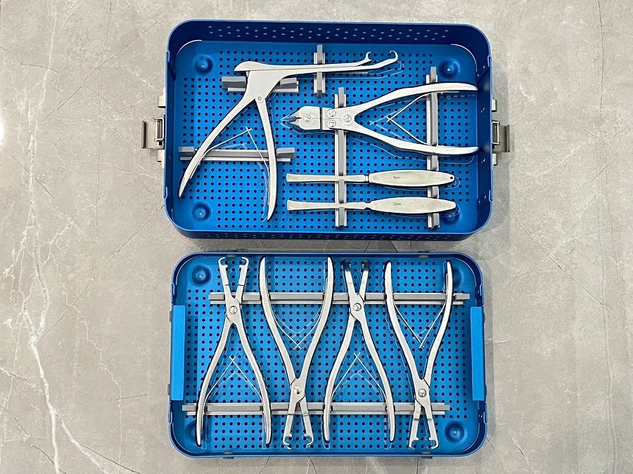 Набор инструментов для реберной пластины