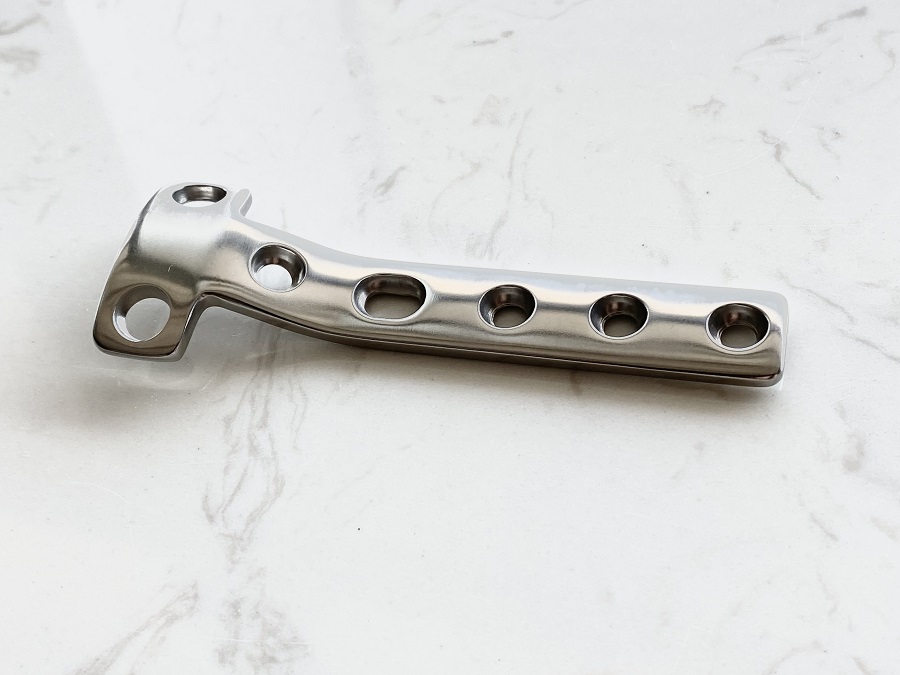 Т-образная пластина