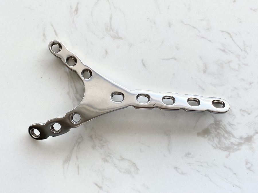 Y-образная пластина мыщелка плечевой кости